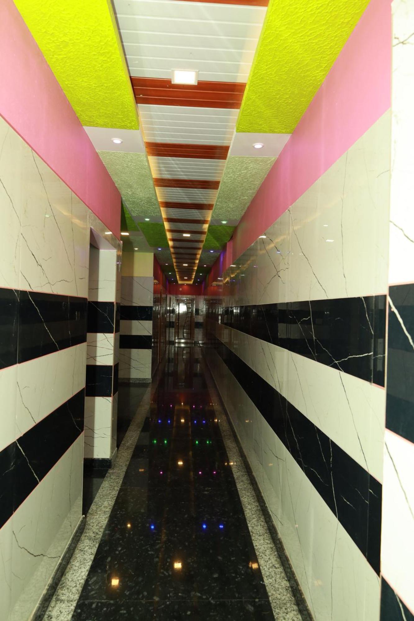 Rv Residency Hotel Wodapatti Exterior photo