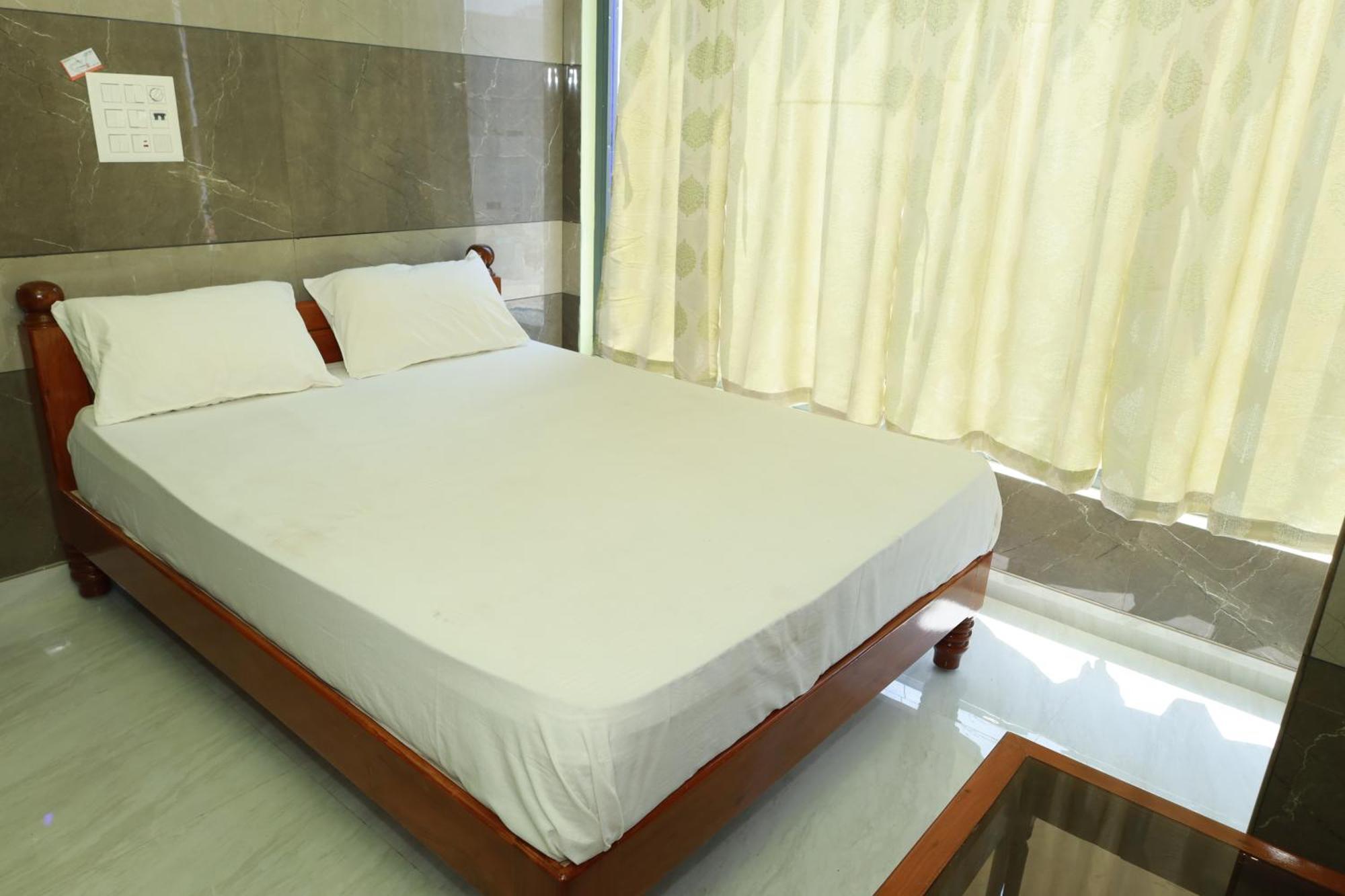 Rv Residency Hotel Wodapatti Exterior photo
