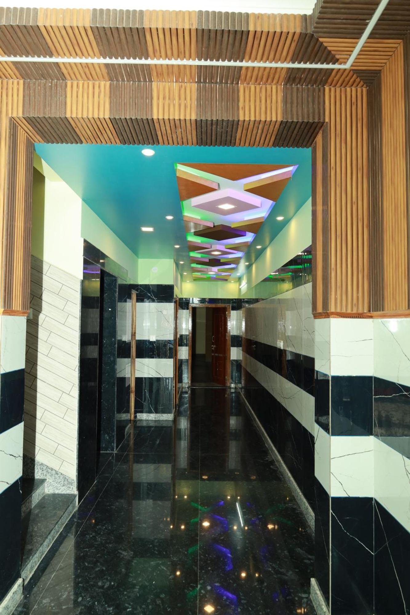 Rv Residency Hotel Wodapatti Exterior photo