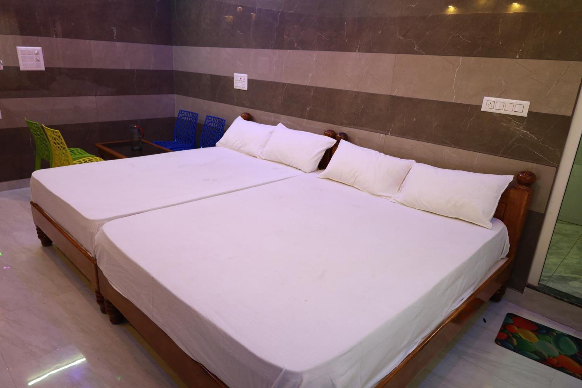 Rv Residency Hotel Wodapatti Exterior photo